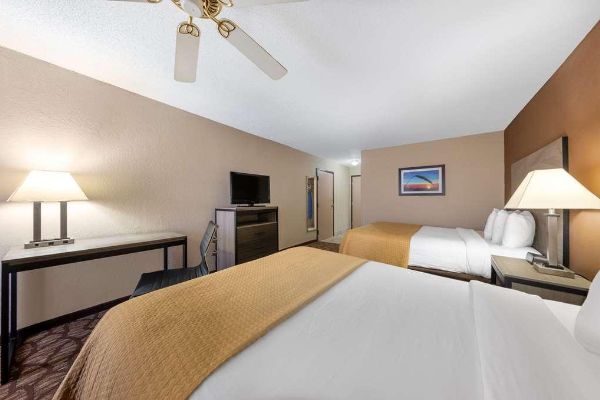 BAYMONT SUITES LAWRENCE (Lawrence)